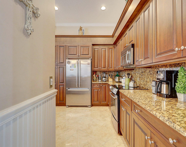 10207 Allamanda Boulevard - Photo Thumbnail 12