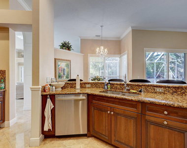 10207 Allamanda Boulevard - Photo Thumbnail 14