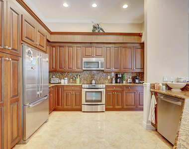 10207 Allamanda Boulevard - Photo Thumbnail 13