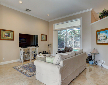 10207 Allamanda Boulevard - Photo Thumbnail 6
