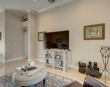 10207 Allamanda Boulevard - Photo Thumbnail 9