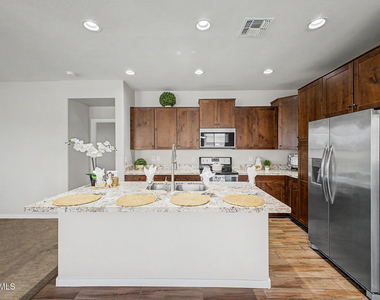 3413 N Loma Vista - Photo Thumbnail 4