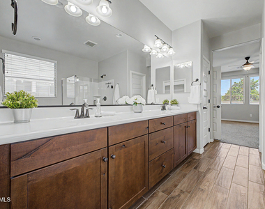3413 N Loma Vista - Photo Thumbnail 10