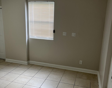 511 W Palm Street - Photo Thumbnail 13