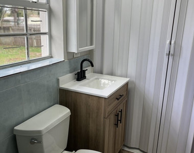 511 W Palm Street - Photo Thumbnail 15