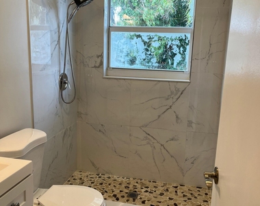 511 W Palm Street - Photo Thumbnail 10