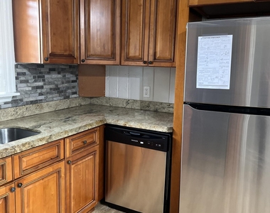 511 W Palm Street - Photo Thumbnail 8