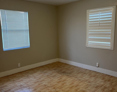 511 W Palm Street - Photo Thumbnail 3