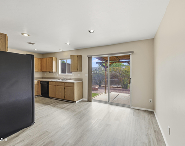 7131 E Thrush Lane - Photo Thumbnail 6