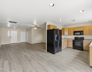 7131 E Thrush Lane - Photo Thumbnail 4