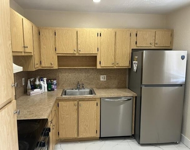 2960 Riverside Drive - Photo Thumbnail 1