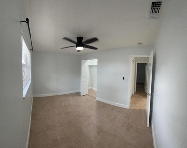 522 46th Street - Photo Thumbnail 11