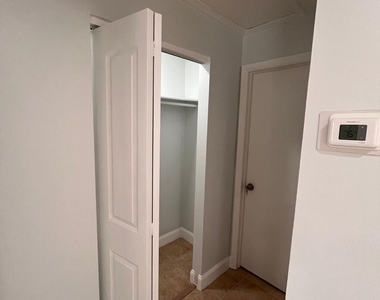 522 46th Street - Photo Thumbnail 3