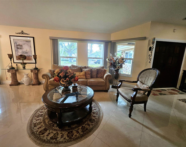 197 Nw 113th Way - Photo Thumbnail 13