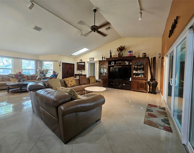 197 Nw 113th Way - Photo Thumbnail 24