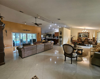 197 Nw 113th Way - Photo Thumbnail 12