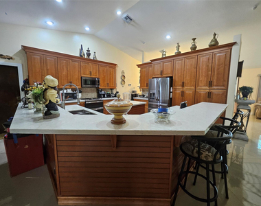 197 Nw 113th Way - Photo Thumbnail 1