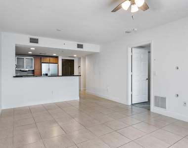 610 Clematis Street - Photo Thumbnail 10