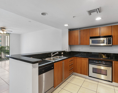 610 Clematis Street - Photo Thumbnail 1