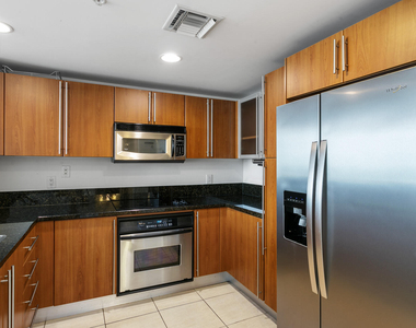 610 Clematis Street - Photo Thumbnail 3