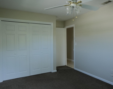 980 Woodland Avenue - Photo Thumbnail 10