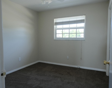 980 Woodland Avenue - Photo Thumbnail 9