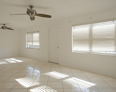 980 Woodland Avenue - Photo Thumbnail 4