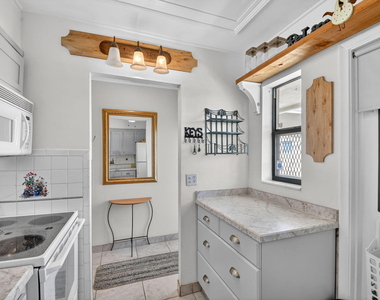 2111 Ne 1st Court - Photo Thumbnail 10