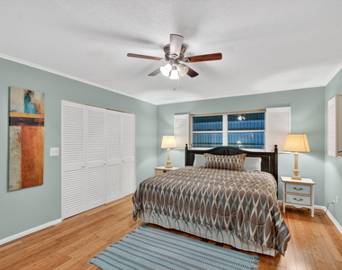 2111 Ne 1st Court - Photo Thumbnail 23