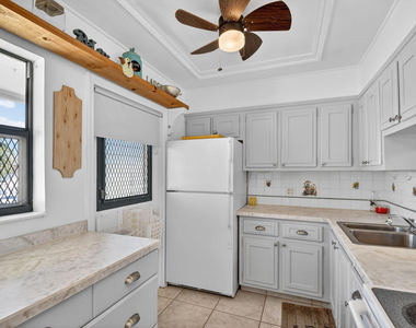 2111 Ne 1st Court - Photo Thumbnail 7