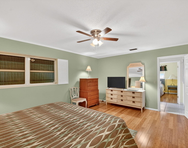 2111 Ne 1st Court - Photo Thumbnail 25