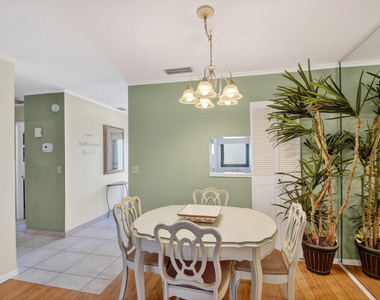 2111 Ne 1st Court - Photo Thumbnail 13