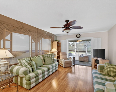 2111 Ne 1st Court - Photo Thumbnail 15