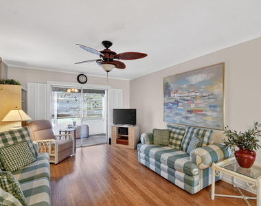 2111 Ne 1st Court - Photo Thumbnail 14