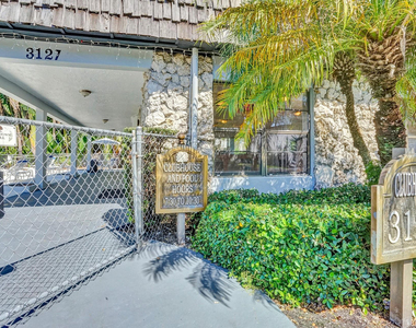 3125 Oakland Shores Drive - Photo Thumbnail 2