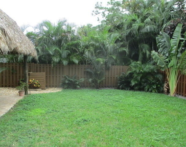9077 E Highland Pines Drive - Photo Thumbnail 25