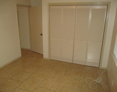 9077 E Highland Pines Drive - Photo Thumbnail 21