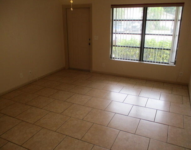 9077 E Highland Pines Drive - Photo Thumbnail 4