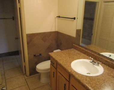 9077 E Highland Pines Drive - Photo Thumbnail 10