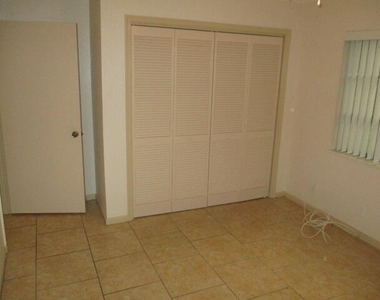 9077 E Highland Pines Drive - Photo Thumbnail 22