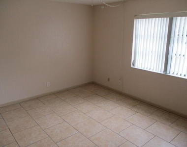 9077 E Highland Pines Drive - Photo Thumbnail 11