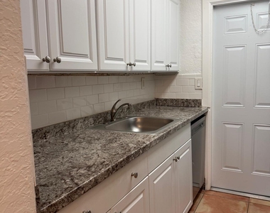 3370 Ne 16th Terrace - Photo Thumbnail 7