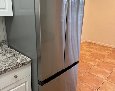 3370 Ne 16th Terrace - Photo Thumbnail 9