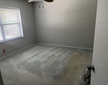 6063 Sunberry Circle - Photo Thumbnail 15