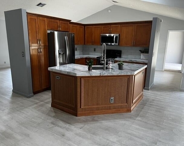 6063 Sunberry Circle - Photo Thumbnail 3