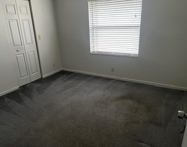 6063 Sunberry Circle - Photo Thumbnail 18