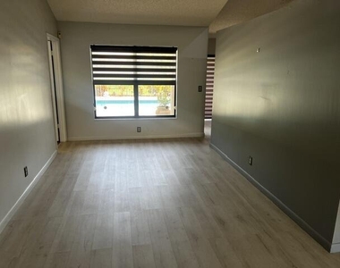 6063 Sunberry Circle - Photo Thumbnail 7