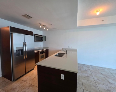 1900 N Bayshore Drive - Photo Thumbnail 26