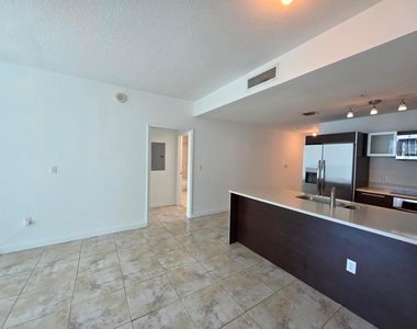 1900 N Bayshore Drive - Photo Thumbnail 29