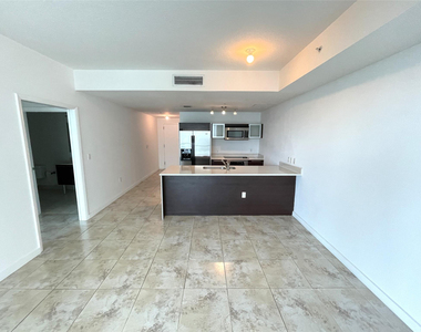 1900 N Bayshore Drive - Photo Thumbnail 2